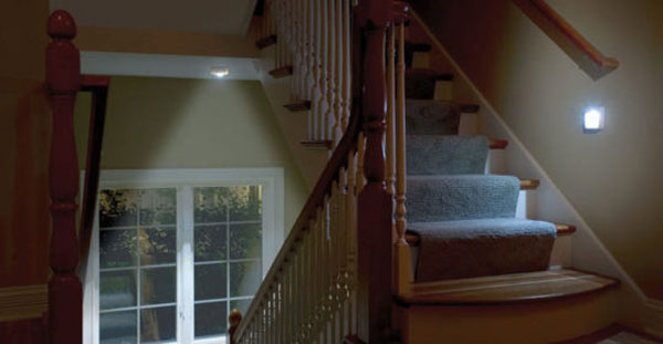 Đ&egrave;n Led &acirc;m trần cảm ứng th&ocirc;ng minh